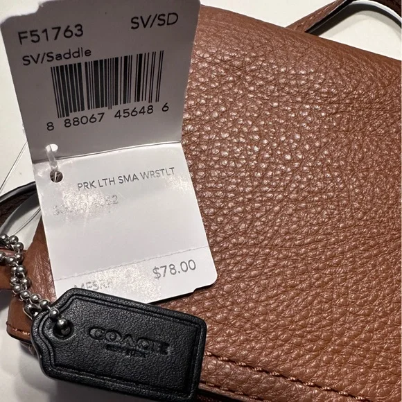 NWT - Coach Pebble Leather Small Wristlet - Picture 3 of 7